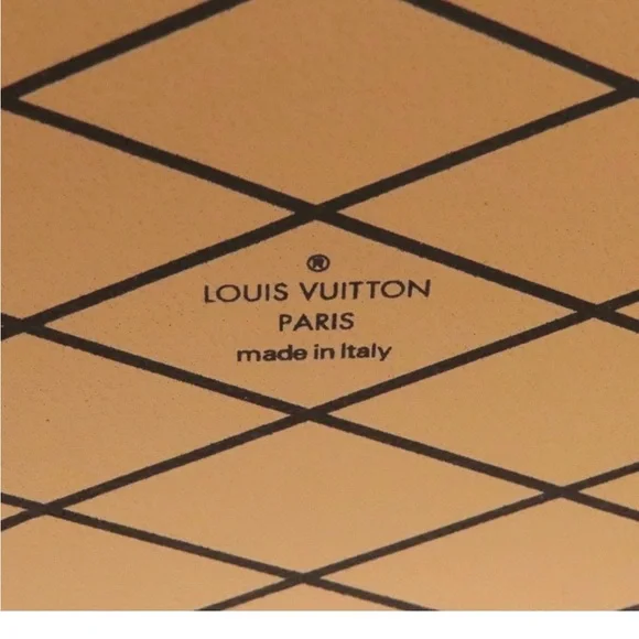Louis Vuitton x Grace Coddington Catogram Petite Boite Chapeau Limited Edition - Picture 14 of 16